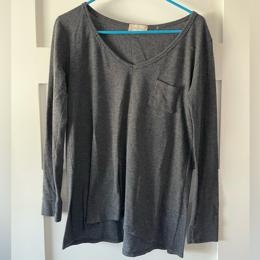 Long sleeve Vneck with pocket